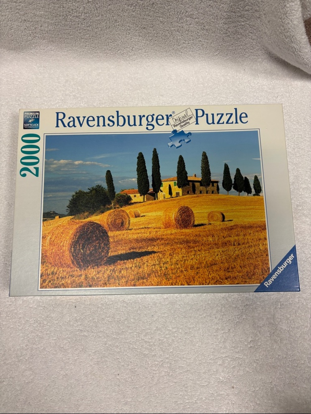 Ravensburger 2000-Piece Tuscan landscape puzzle
